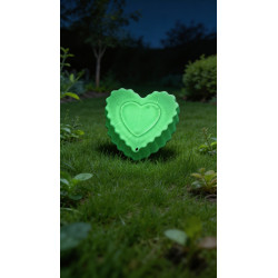 Corazon de cemento solido con grabado artesanal y brillo fosforescente nocturno