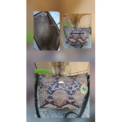 Bolso de piel auténtica artesanal Lisviv con estampado exótico de serpiente en tonos beige y negro, hecho a mano en España.
