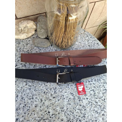 Dos cinturones casuales Lisviv de 4 cm en colores negro y marrón claro con hebilla rectangular metálica.